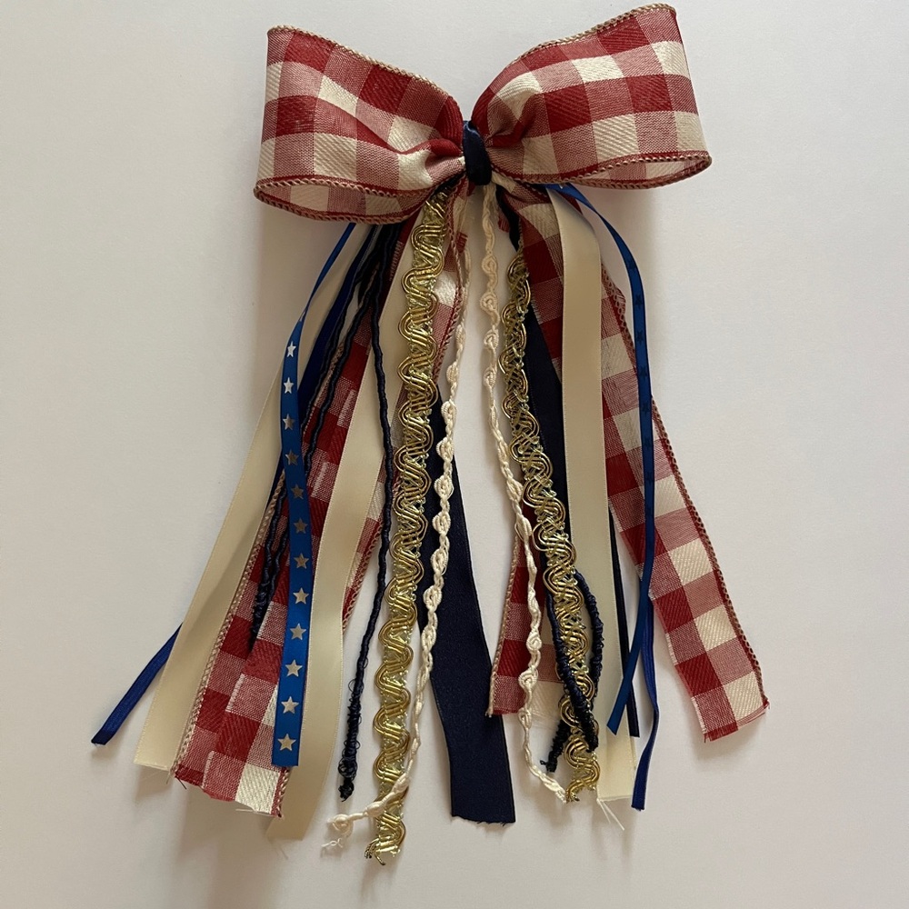 Trending 🔥Wreath Bow Long Tails- Patriotic gold cream- red check- handmade 🫶🏼